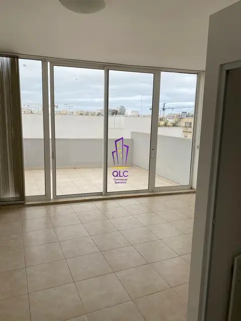 Office to rent in Mosta