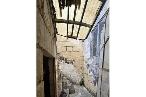 5 Bedroom House of Character For Sale in Mqabba