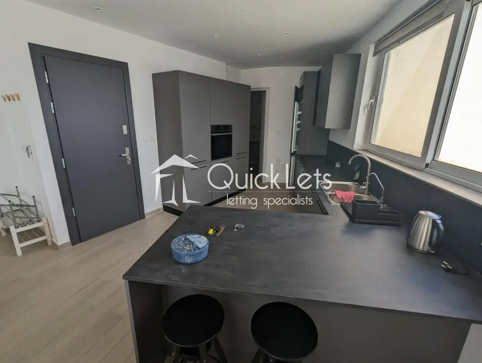 2 bedroom Penthouse to rent in Msida