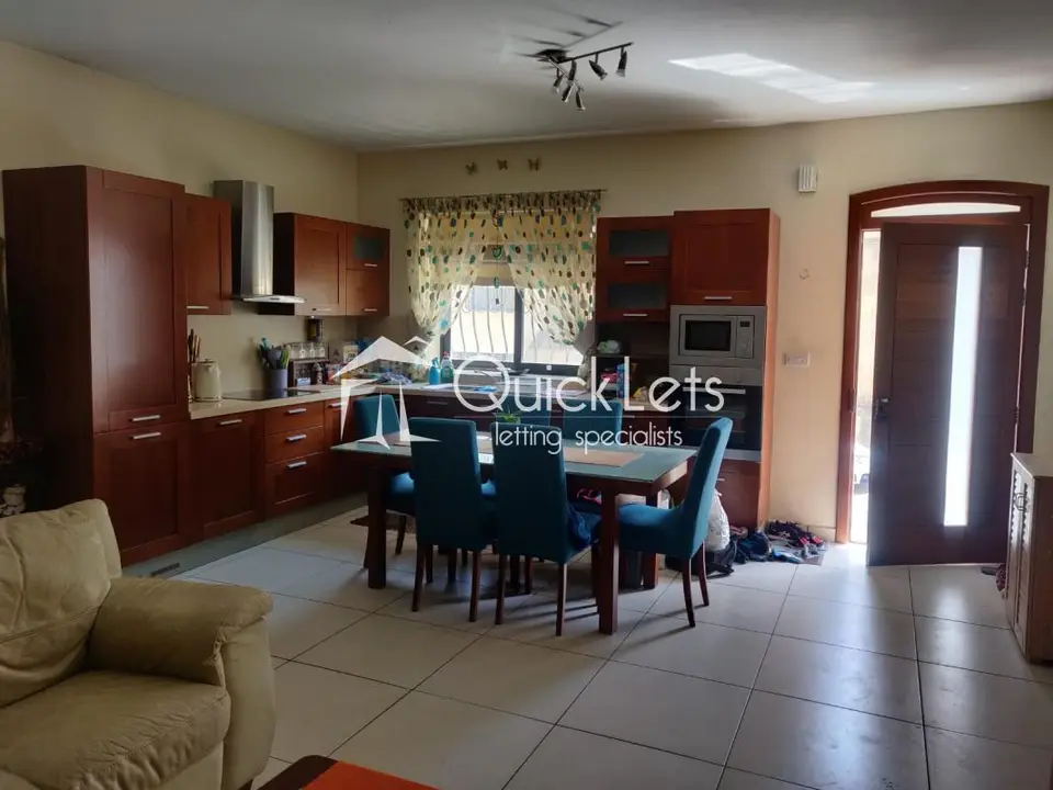 3 bedroom Maisonette to rent in Fgura