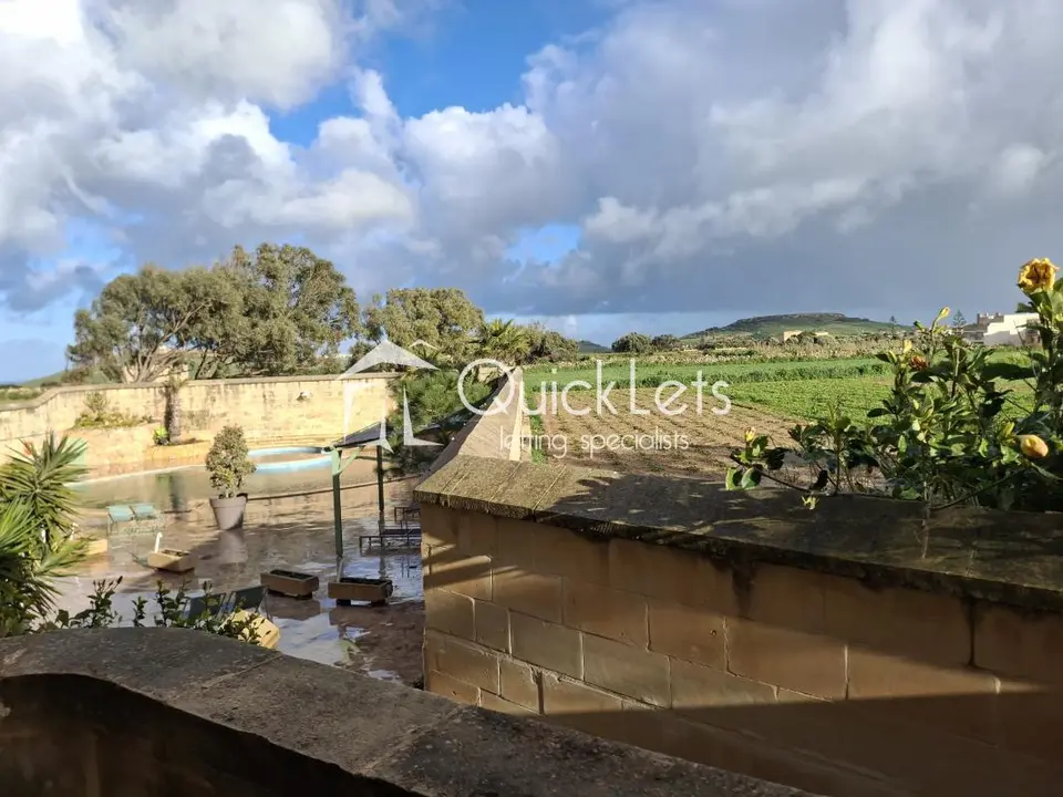 3 bedroom Maisonette to rent in Gozo - Gharb