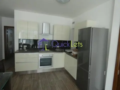 Penthouse 1 chambre à louer à Msida