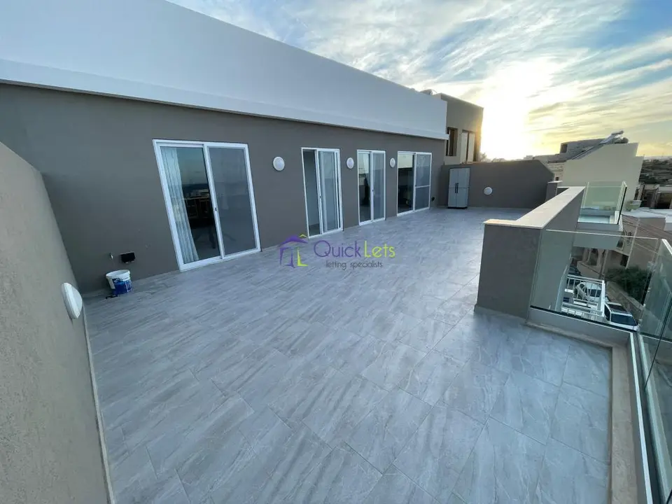 3 bedroom Penthouse to rent in Xghajra
