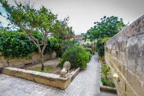 2 Bedroom House of Character To Rent in Rabat