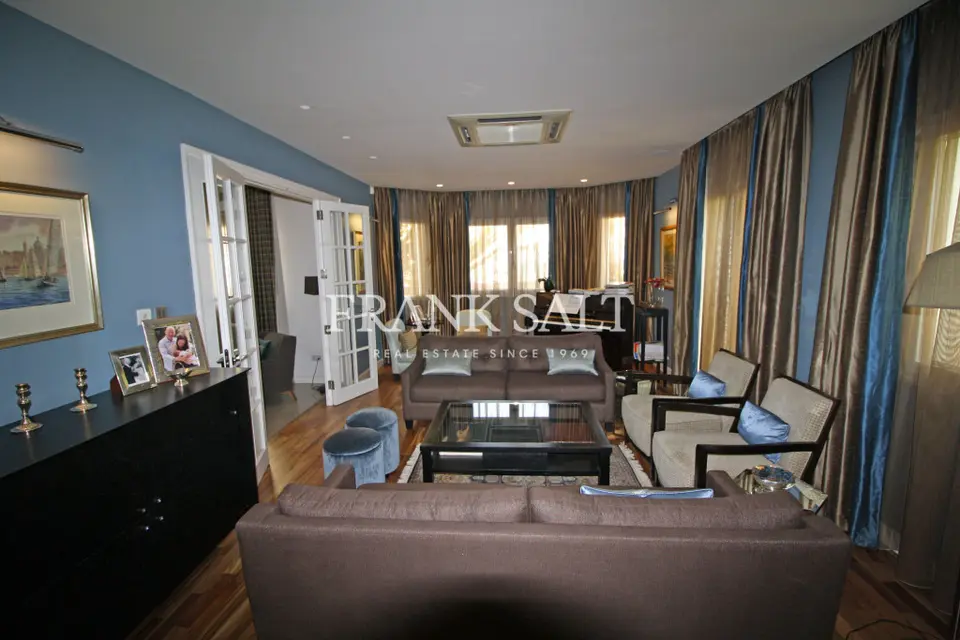 Swieqi, Semi-detached Villa
