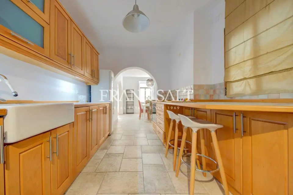 Cospicua, Furnished Apartment