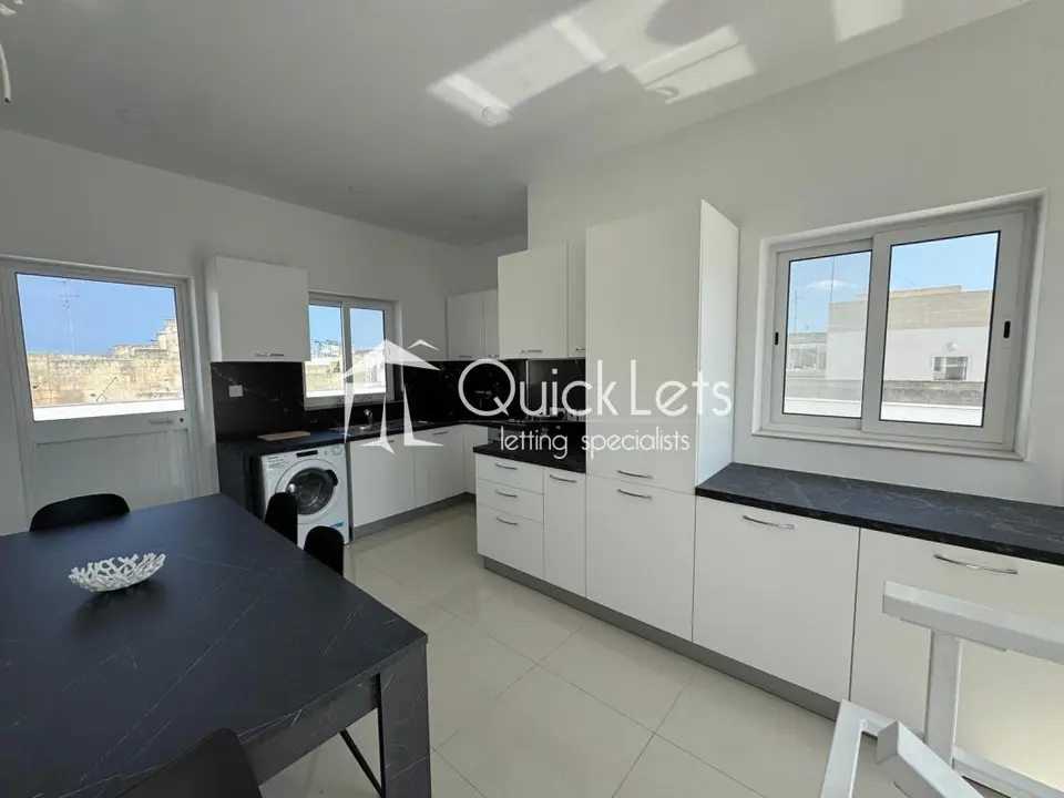 2 bedroom Top Floor Apartment to rent in Hamrun