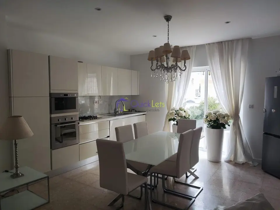 3 bedroom Maisonette to rent in Ta' Xbiex