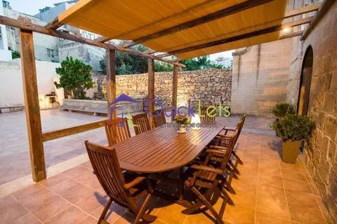 4 bedroom House of Character to rent in Mosta