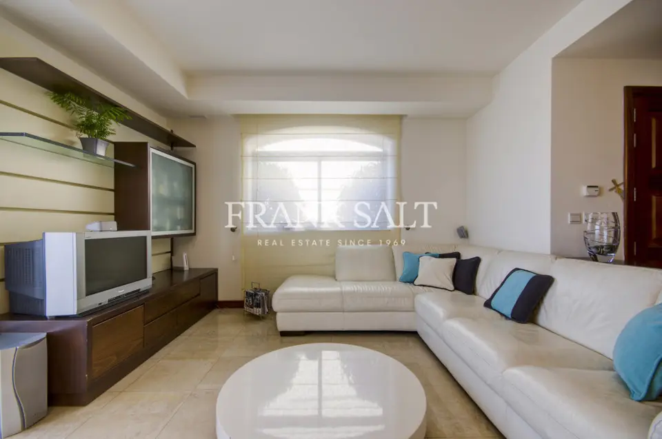 St Julians, Maisonette