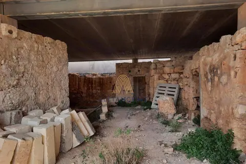 4 Bedroom Farm House For Sale in Bahrija