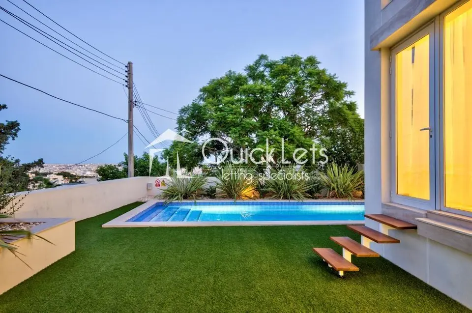 4 bedroom Semi Detached Villa  to rent in Iklin