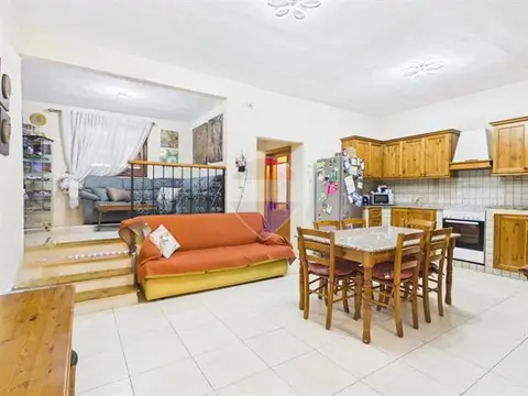 3 bedroom Maisonette for sale in Santa Venera
