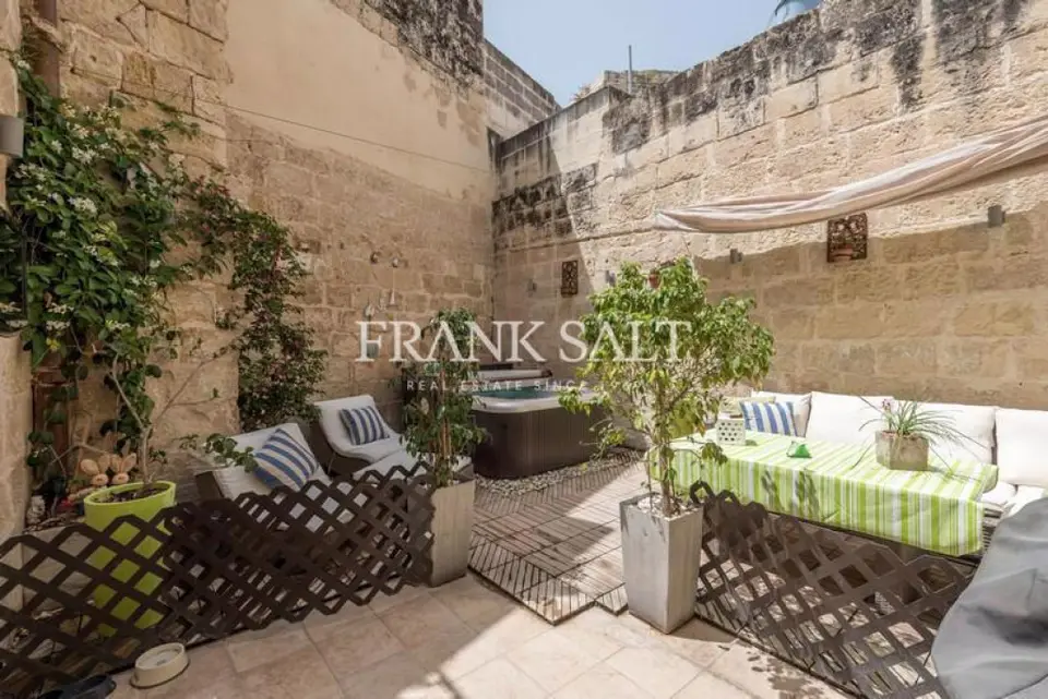 Attard, House of Character