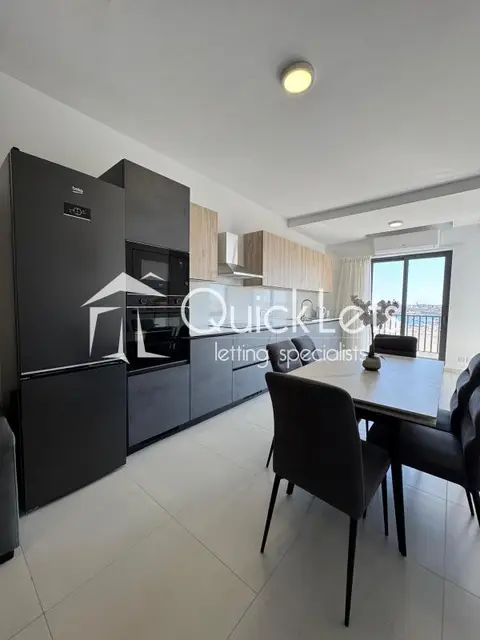 3 bedroom Penthouse to rent in Gzira