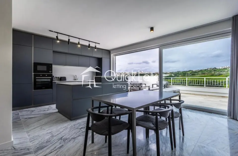 2 bedroom Penthouse to rent in Swieqi