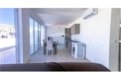 1 bedroom Penthouse to rent in Gzira