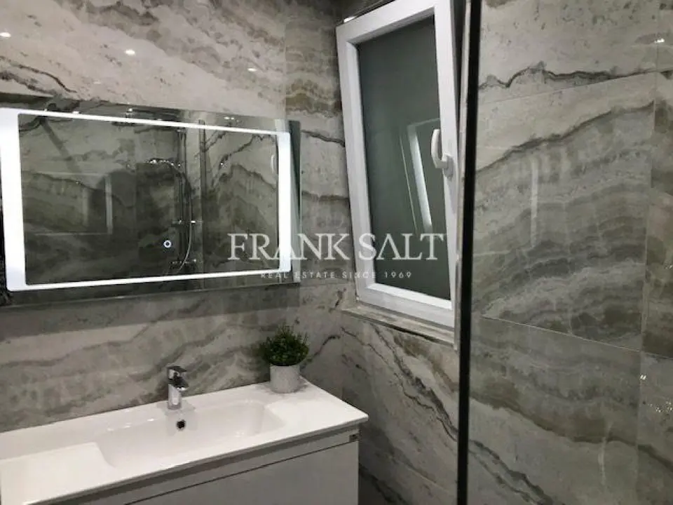 Marsalforn, Furnished Apartment