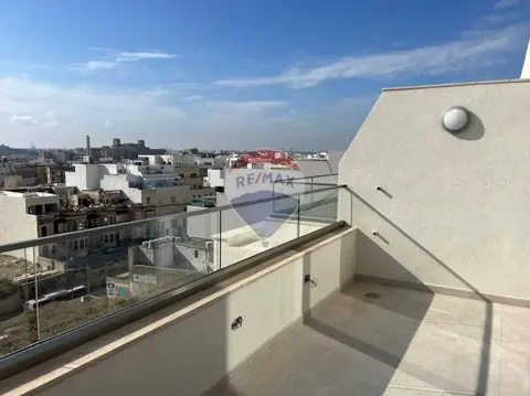 2 bedroom Penthouse to rent in Msida