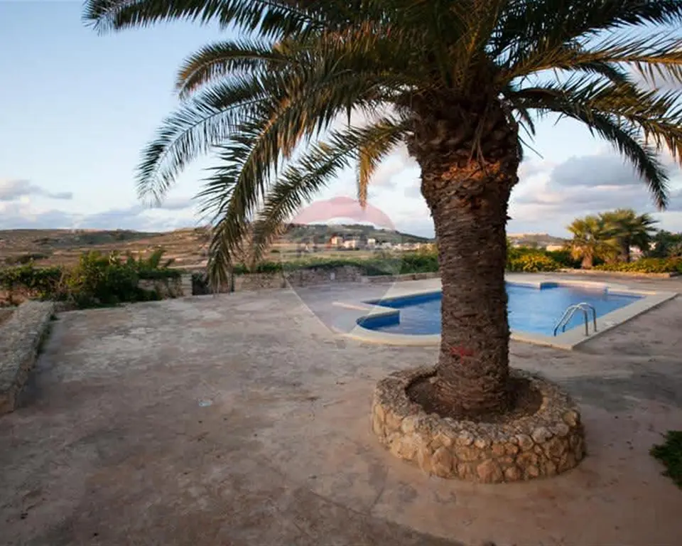 6 bedroom Villa Detached to rent in Gozo - Kercem