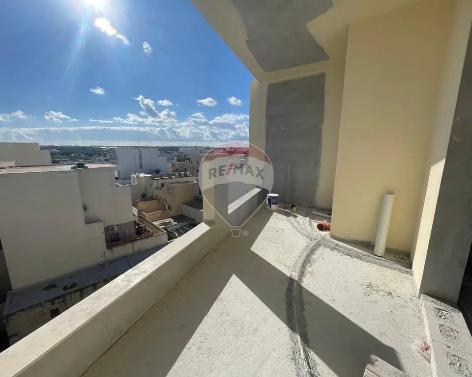 3 bedroom Penthouse to rent in Tarxien