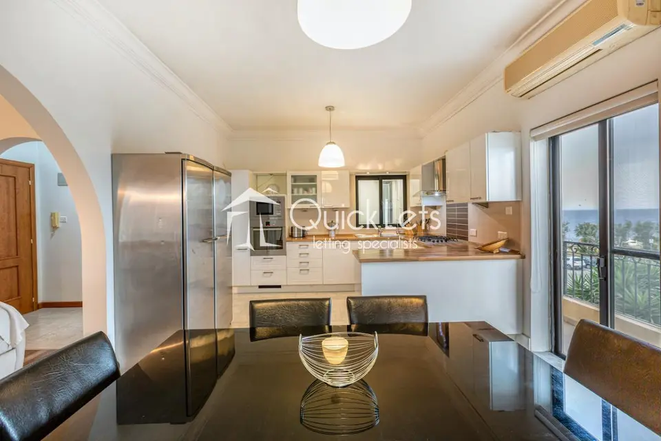 3 bedroom Apartment to rent in Pembroke