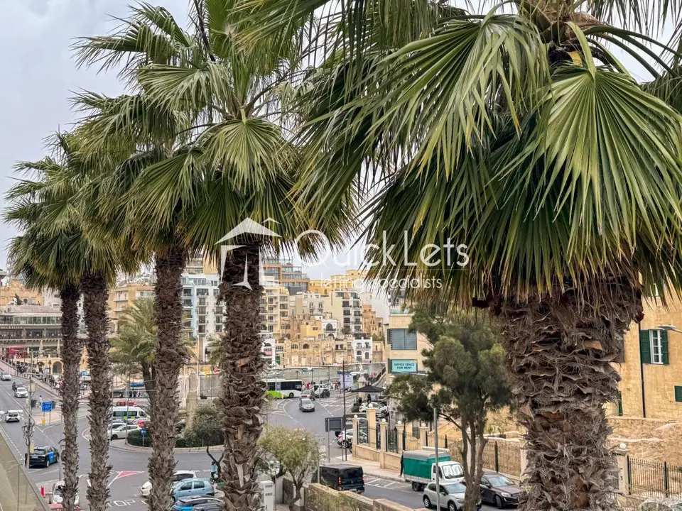 2 bedroom Penthouse to rent in St. Julians
