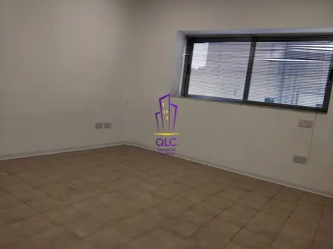 Office to rent in Paola