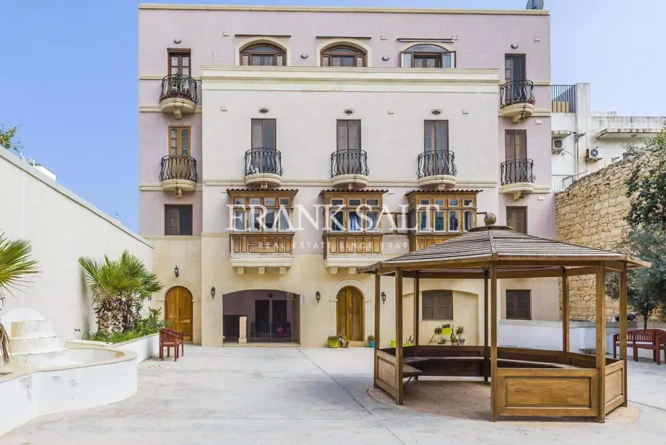 St Julians, Apartment
