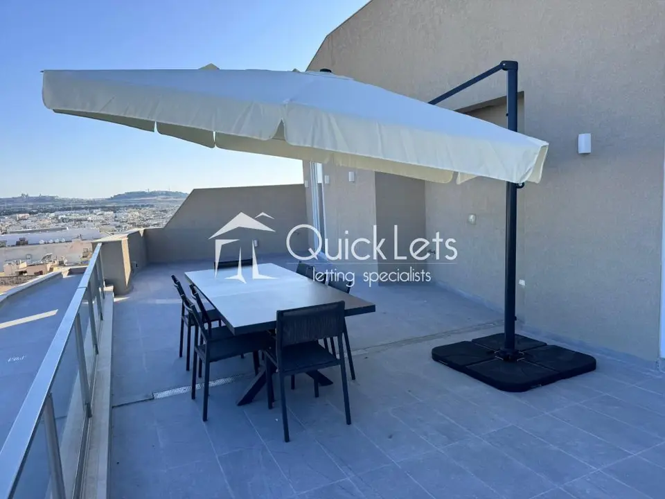 2 bedroom Penthouse to rent in Mosta