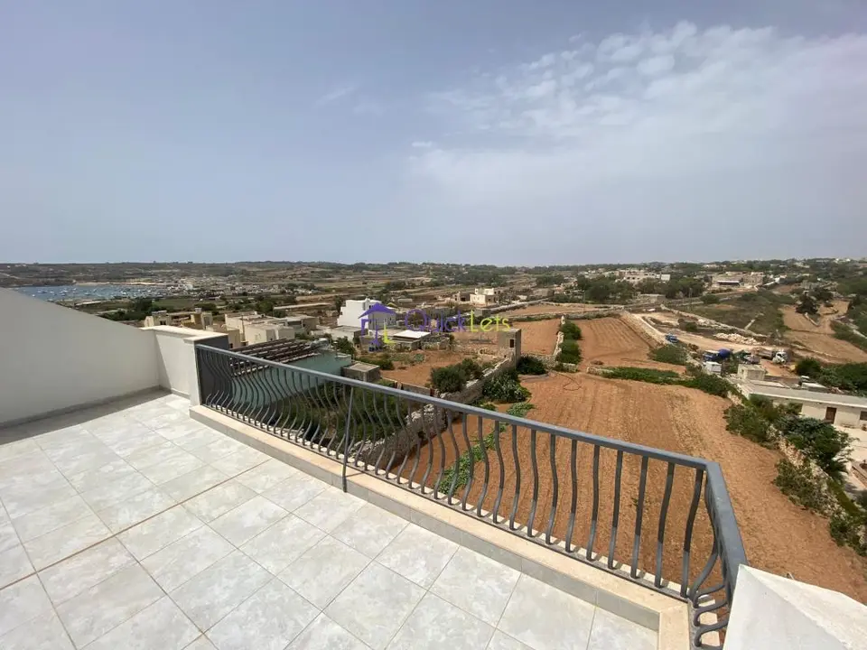 3 bedroom Penthouse to rent in Marsaskala