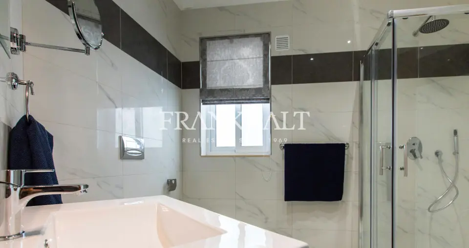 San Pawl tat-Targa, Furnished Penthouse