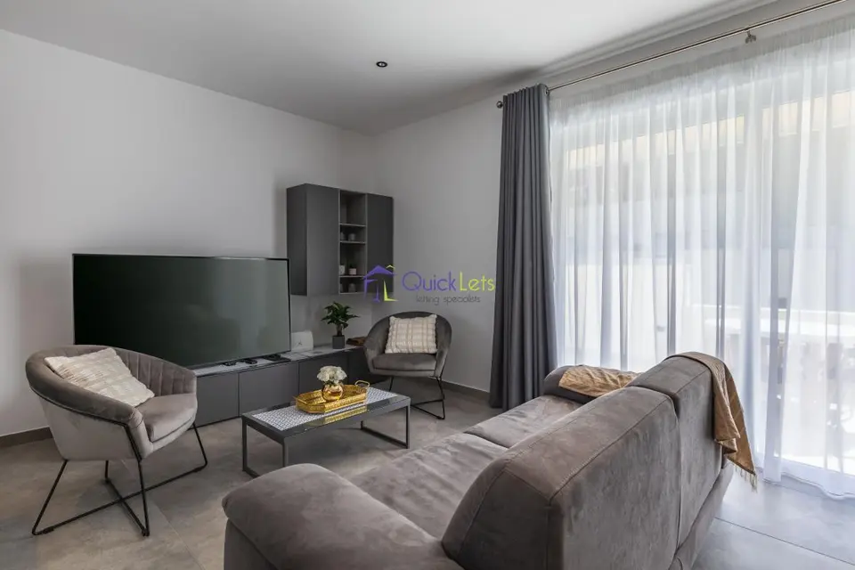 2 bedroom Penthouse to rent in St. Julians
