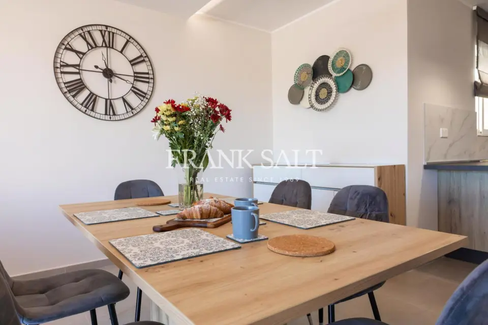 Mosta, Furnished Penthouse