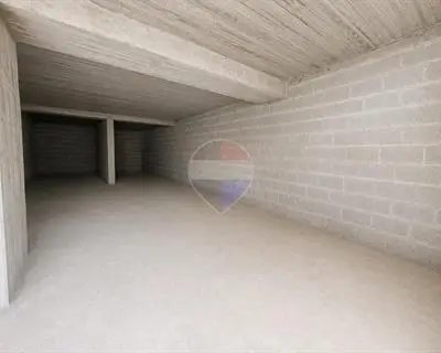 Garage (Residential) for sale in Tarxien