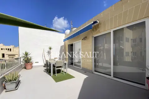 1 Bedroom Penthouse For Sale in Valletta