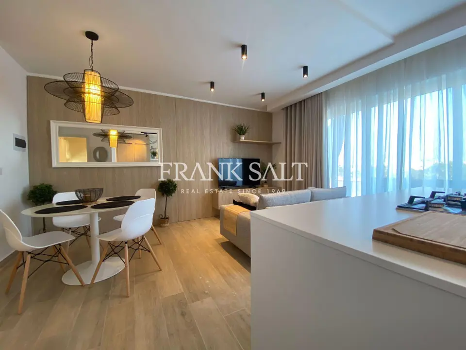 Pembroke, Furnished Penthouse