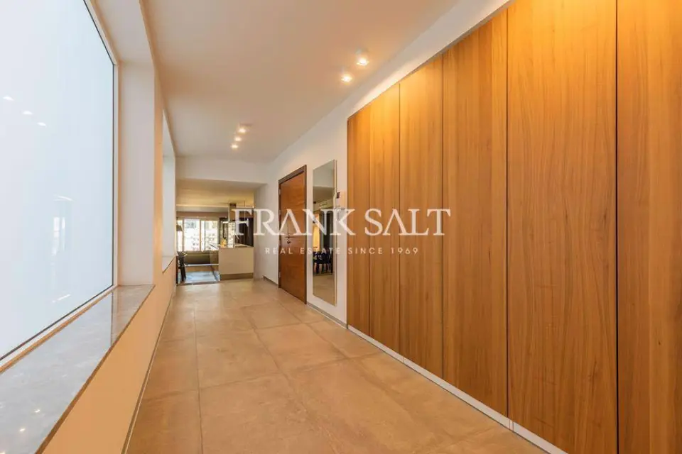 Ta' Xbiex, Apartment