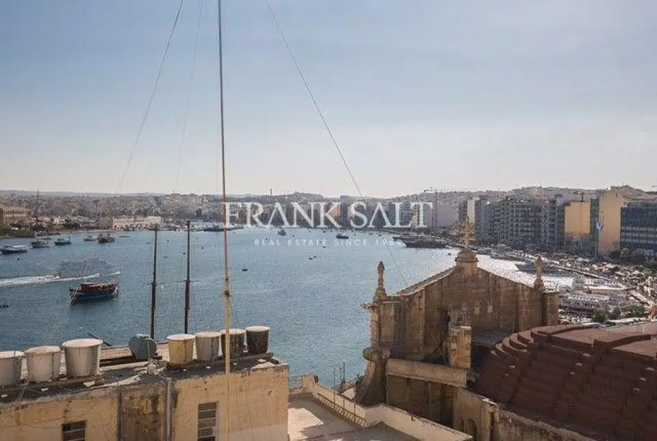 Sliema, Furnished Penthouse