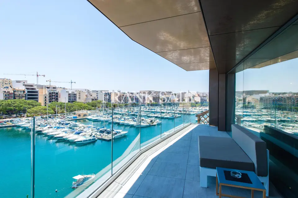 Ta' Xbiex, Apartment
