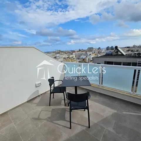 2 bedroom Penthouse to rent in St. Julians