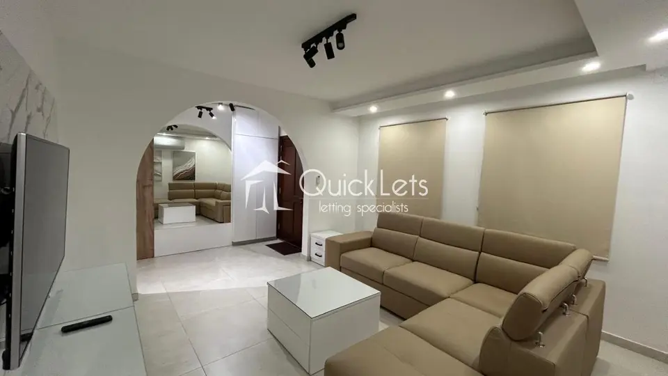 3 bedroom Maisonette to rent in Marsaskala