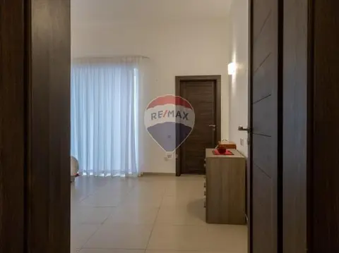 3 bedroom Apartment to rent in Xemxija