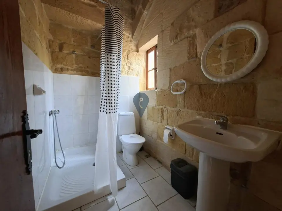 5 bedroom Farmhouse for sale in Gozo - San Lawrenz