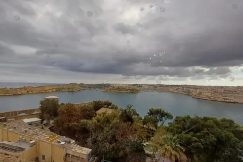 3 Bedroom Apartment For Sale in Valletta