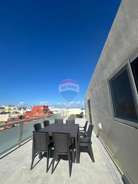 2 bedroom Penthouse to rent in Swieqi