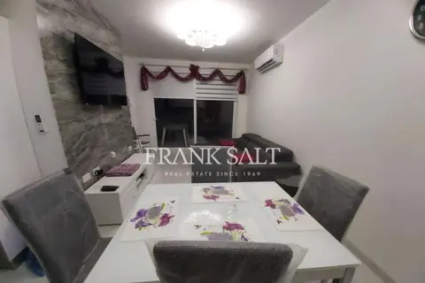 2 Bedroom Penthouse To Rent in Marsaxlokk