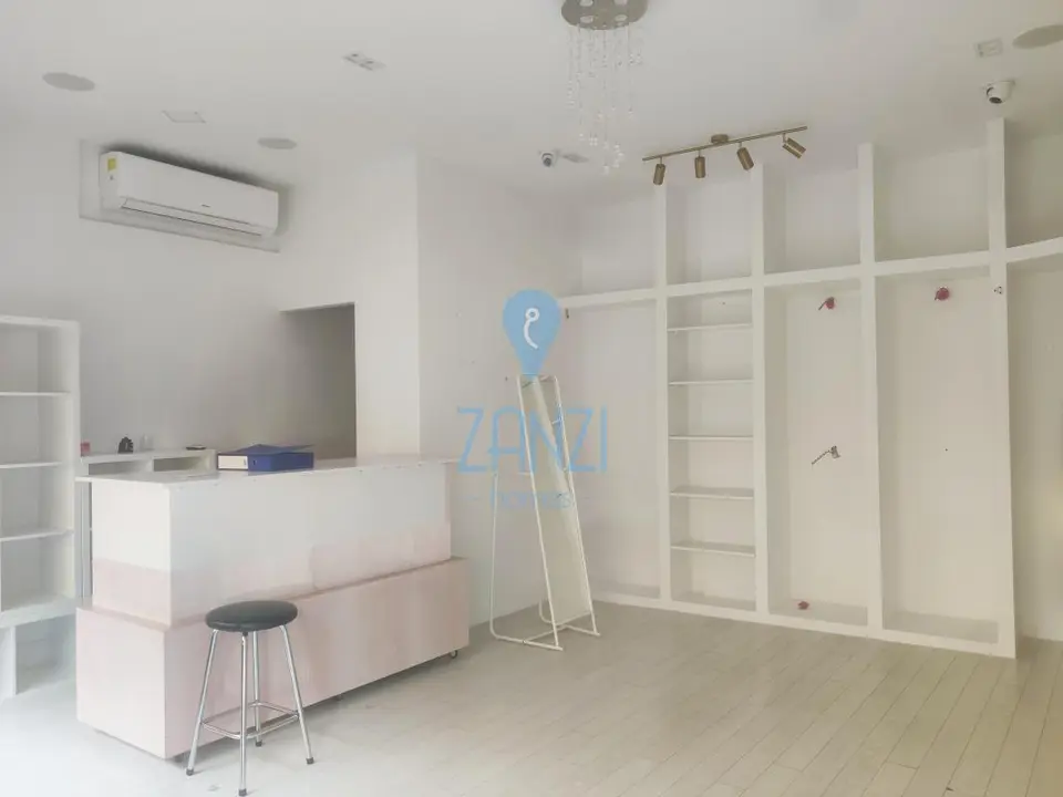 Retail / Shops / Clinic for sale in Paola