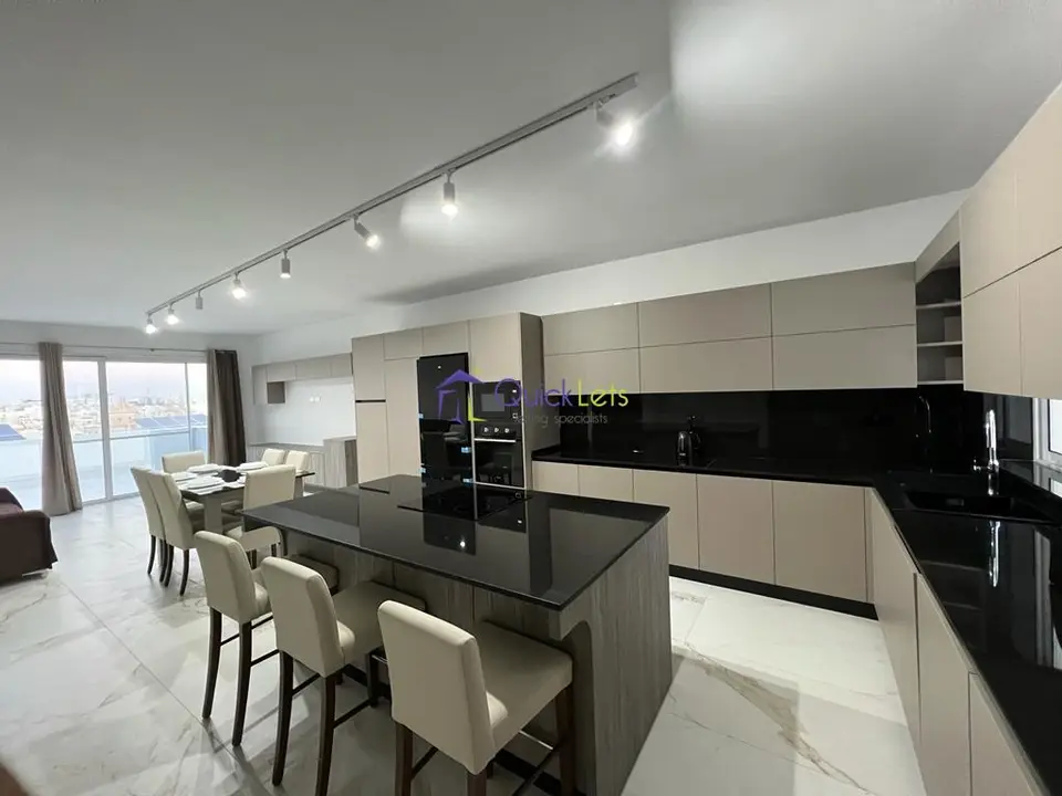 3 bedroom Penthouse to rent in Msida