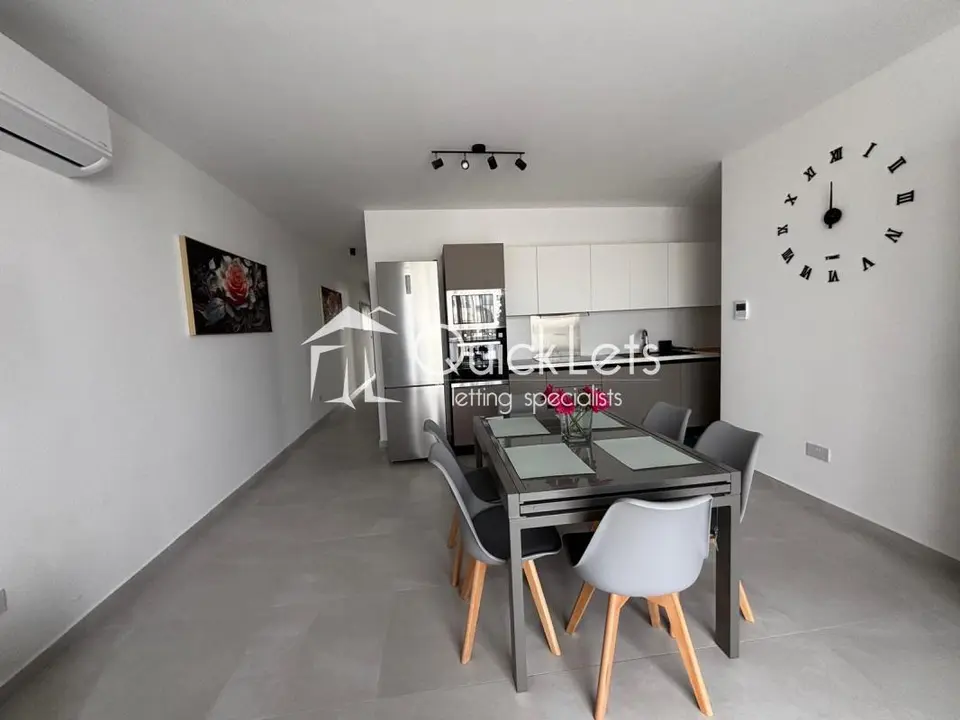 3 bedroom Penthouse to rent in Tarxien